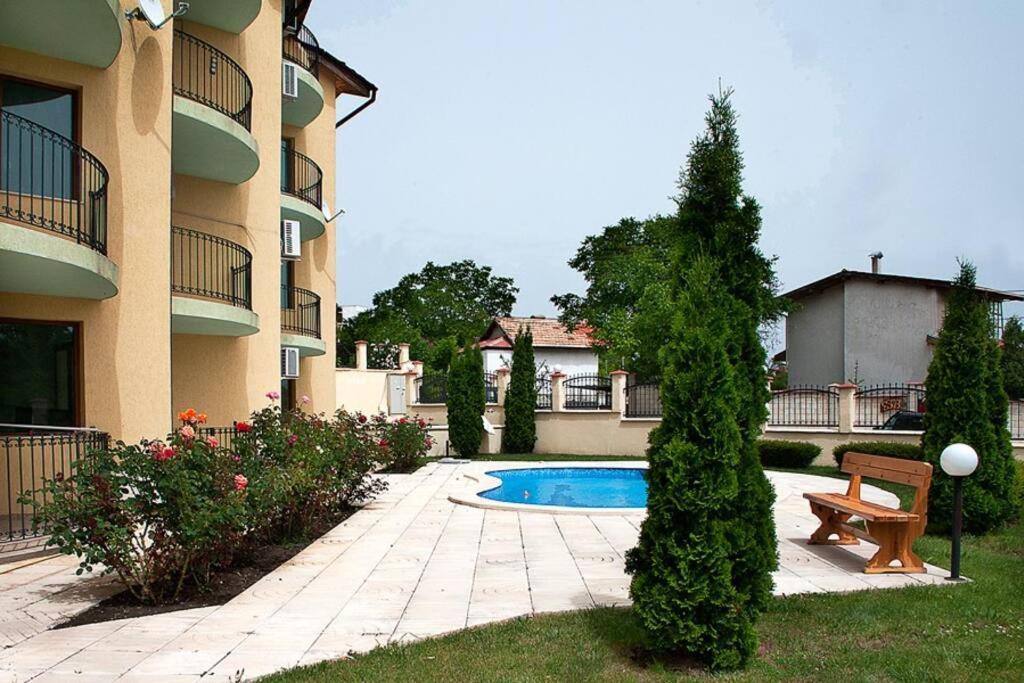 Luxury Seaview 2-Bedroom Apartments Blue Elephant Baltschik Exterior foto